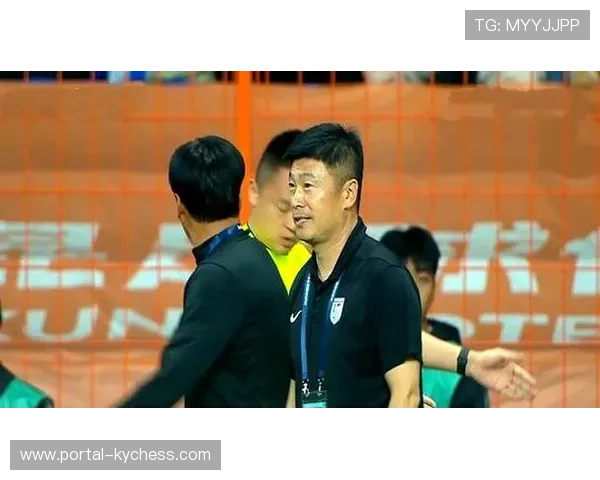 李国旭畅谈大连英博保级形势 外援评估与赛季目标同步推进 李国旭畅谈大连英博保级形势 外援评估与赛季目标同步推进