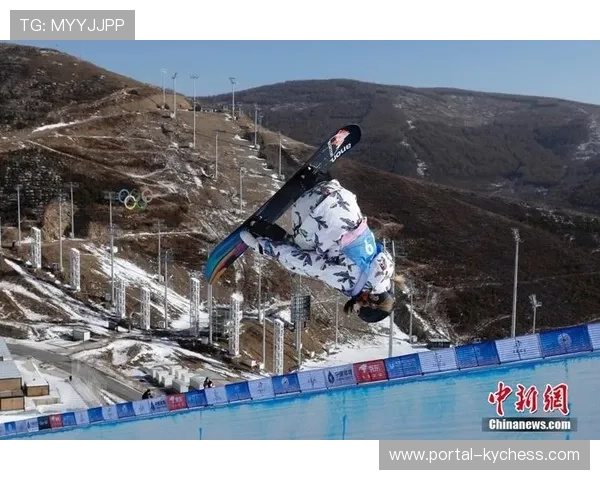 单板滑雪U型场地技巧世界杯12月中国揭幕 云顶滑雪公园承办 单板滑雪U型场地技巧世界杯12月中国揭幕 云顶滑雪公园承办